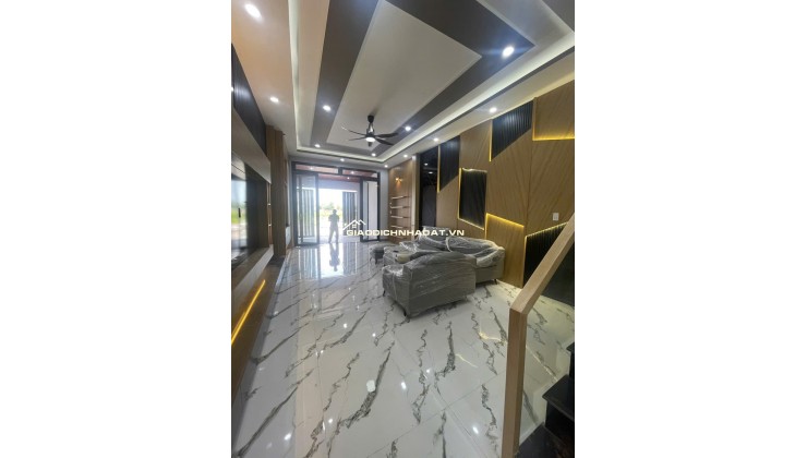 Bán Nhà lầu 168m2, Cách KCN Cầu Tràm 4phút chạy xe