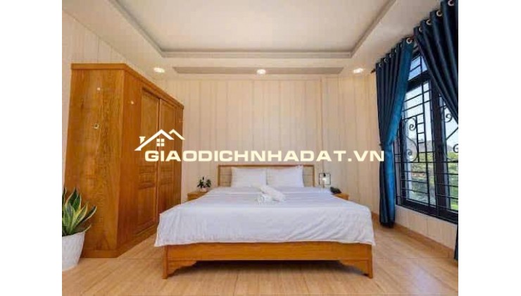 Bán nhà mặt phố Phan Chu Trinh, Vũng Tàu, diện tích 180m2, giá 23 tỷ, sổ hồng. Liên hệ: 0797922499.