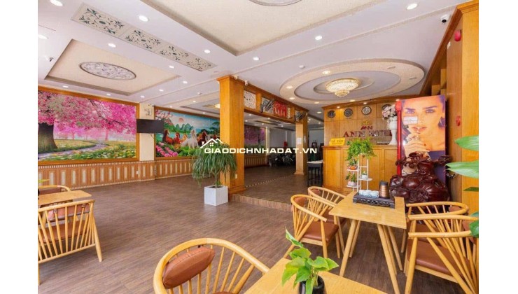 Bán nhà mặt phố Phan Chu Trinh, Vũng Tàu, diện tích 180m2, giá 23 tỷ, sổ hồng. Liên hệ: 0797922499.
