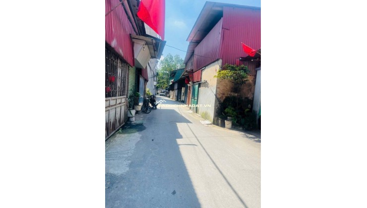 Bán nhà 2 tầng Hương - Mạc - Từ Sơn quanh 2 tỷ ô tô vào nhà