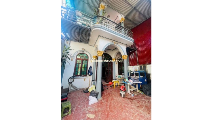 Bán nhà 2 tầng Hương - Mạc - Từ Sơn quanh 2 tỷ ô tô vào nhà
