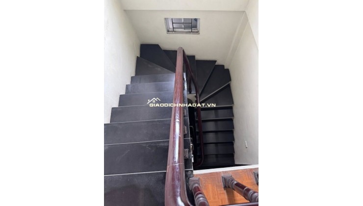 Cần tiền em bán gấp nhà Phố Kim Đồng 57m*4  Tầng, ba bước ra phố giá 9,3 tỷ