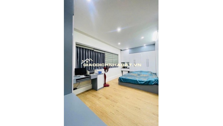 Bán nhà ngõ Tây Sơn, Đống Đa. 45m2 x 7 tầng, 7 phòng ngủ. Sổ đỏ chính chủ. Giá 14.3 tỷ.
