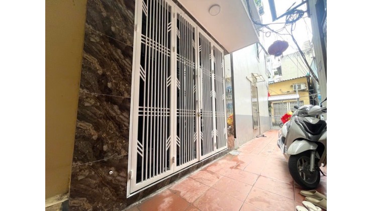 Bán nhà Xuân Đỉnh 30m, 5 tầng, mặt tiền 4.5, hiện đại, tặng fun nội thất!