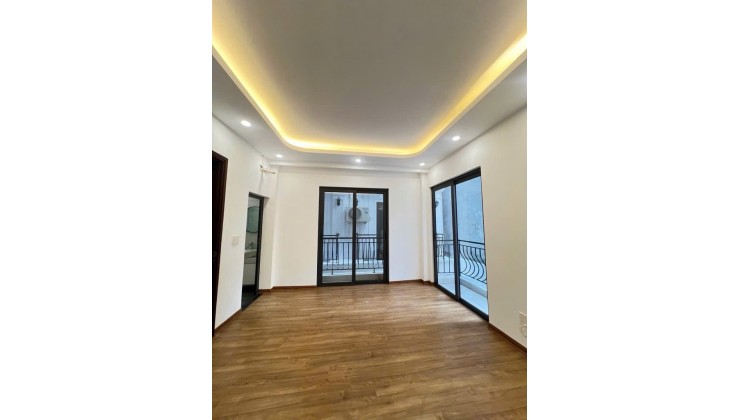 Bán nhà Xuân Đỉnh 35m, 5 tầng. Mặt tiền 6,7m, đường vào 3m cực hiếm!