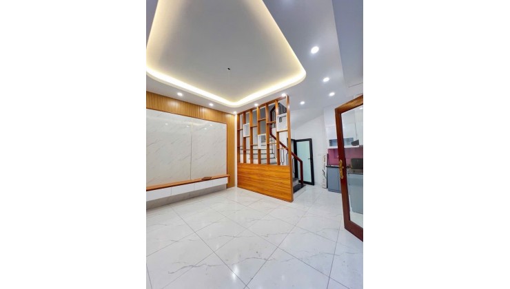 Bán nhà Xuân Đỉnh 35m, 5 tầng. Mặt tiền 6,7m, đường vào 3m cực hiếm!