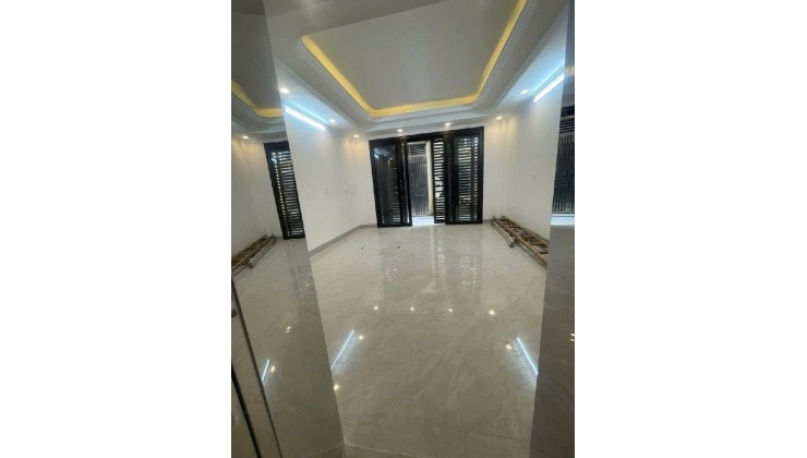 Bán nhà Xuân Đỉnh! 35m, 7 tầng, mặt tiền 4.4 thang máy chạy vù vù!