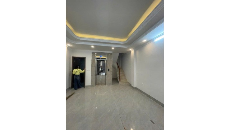 Bán nhà Xuân Đỉnh! 35m, 7 tầng, mặt tiền 4.4 thang máy chạy vù vù!