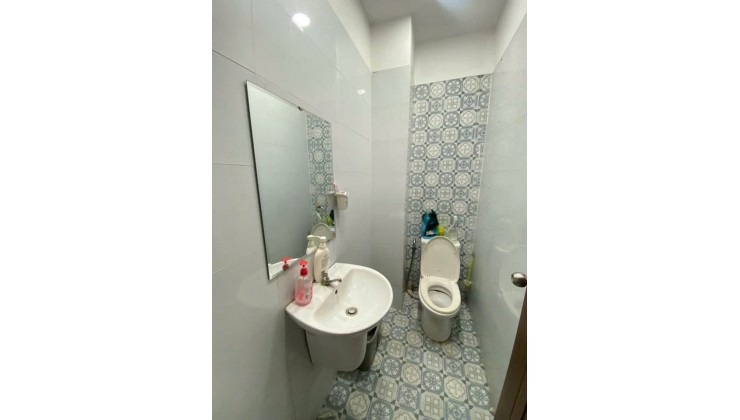 Bán Nhà Tân Kỳ Tân Quý, Bình Tân, Hẻm Ôtô 6m, 53m2 (4,4x12) 4 Tầng BTCT, Cách Mặt Tiền Kinh Doanh Mua Bán Sầm Uất, Nhỉnh 6 Tỷ Còn TL