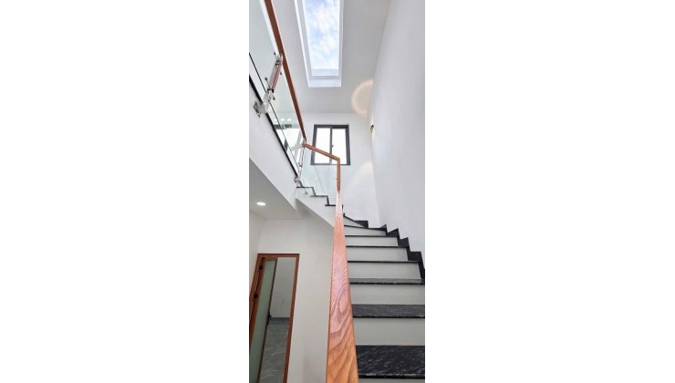 Bình Tân, Ngay Chợ Lê Văn Quới Khu TT Đắc Địa, Hẻm Ôtô DT 51m2 (4x13m) 5 Tầng Nhà Mới, Nhỉnh 6 Tỷ Còn TL