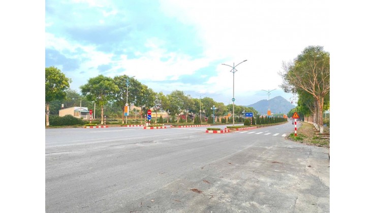 CẦN CHO THUÊ MẶT BẰNG - XÂY THEO YÊU CẦU TẠI TP LAI CHÂU