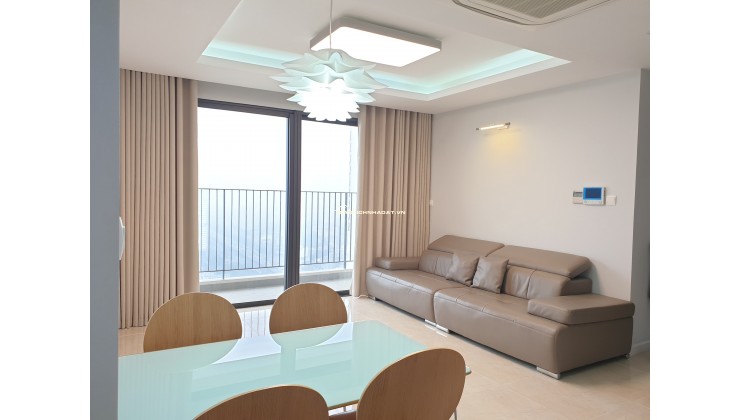 Chủ nước ngoài cần bán căn 2 ngủ rộng dt 75m2, các phòng đều view hồ điều hòa, tầng trung tòa C3 - D'Capitale, giá đầu tư