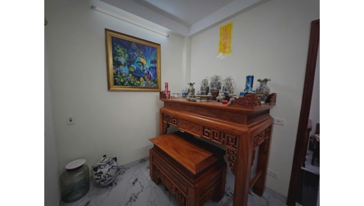 Chính chủ cần bán căn nhà lô góc 3 tầng sổ đỏ lh 0395685938