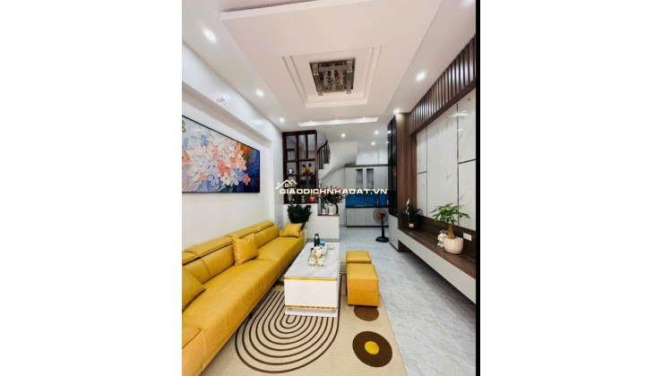BAN NHÀ TRUNG TÂM HUYỆN , NGÕ NÔNG Ô TÔ ĐỖ CỬA 40m/ 5 TẦNG CHỈ 4 TỶ