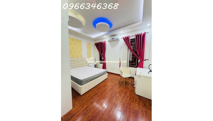 Tuyệt vời! Dựa trên những thông tin bạn cung cấp và yêu cầu, đây là một số tiêu đề bạn có thể tham khảo:

**Lựa chọn 1 (Tập trung vào vị trí và giá