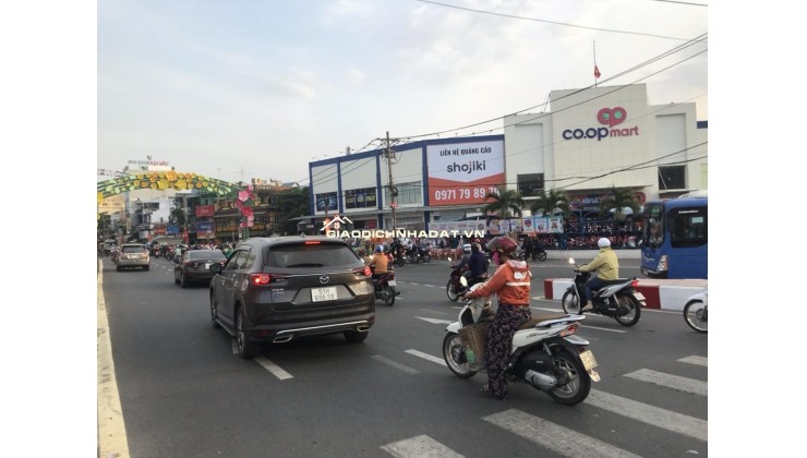 51TR/M2, NHÀ 2 TẦNG NGAY NGÃ 4 THỦ ĐỨC,5PN, HẺM XE HƠI 7 CHỖ