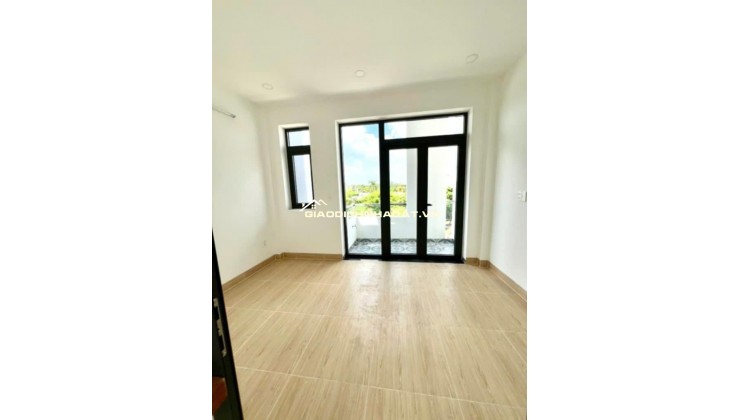 Phong chuyên nhà phố giá rẻ TPHCM