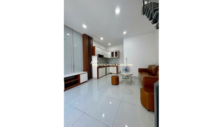 Bán Nhà Gần QL1A, 2 Tầng,Tặng Full Nội Thất, Giá Chỉ 2,4 Tỷ