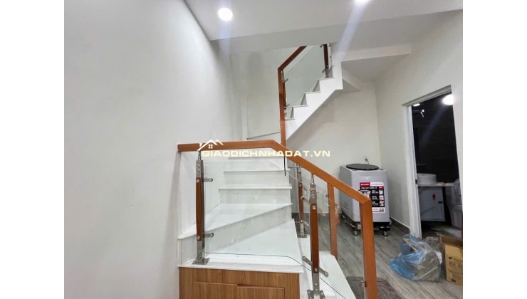 CƠ HỘI VÀNG CHO NHÀ MỚI - CHỈ 4.95 TỶ, VỊ TRÍ SIÊU ĐẸP GẦN CHỢ HIỆP PHÚ