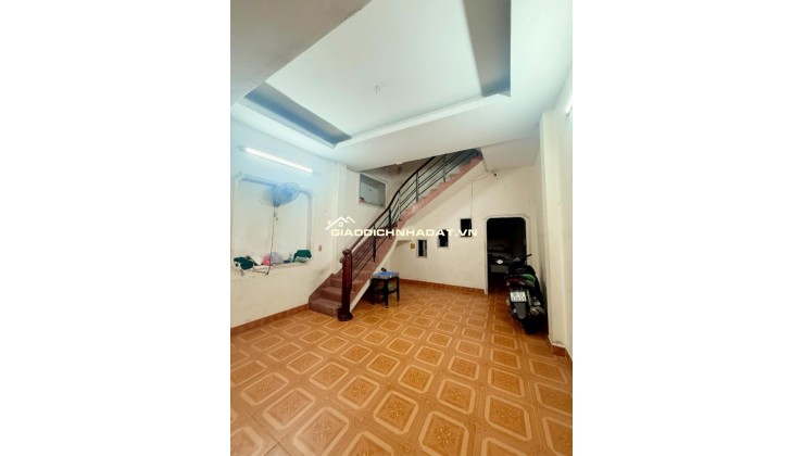 536/31 Âu Cơ, chính chủ bán nhà 3 tầng – Gần mặt tiền, hẻm xe tải, giá tốt