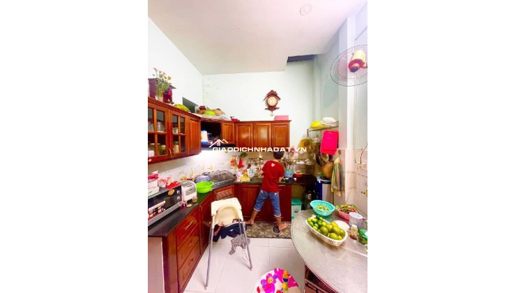 Nhà phố Bình Hưng Hòa A Bình Tân 4.5 tỷ, 43m2, 2 tầng, sổ hồng. Nở hậu đẹp, hướng Bắc.