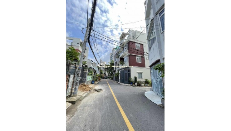 Nhà thiết kế hiện đại trang bị nội thất cao cấp Quận 7 HCM