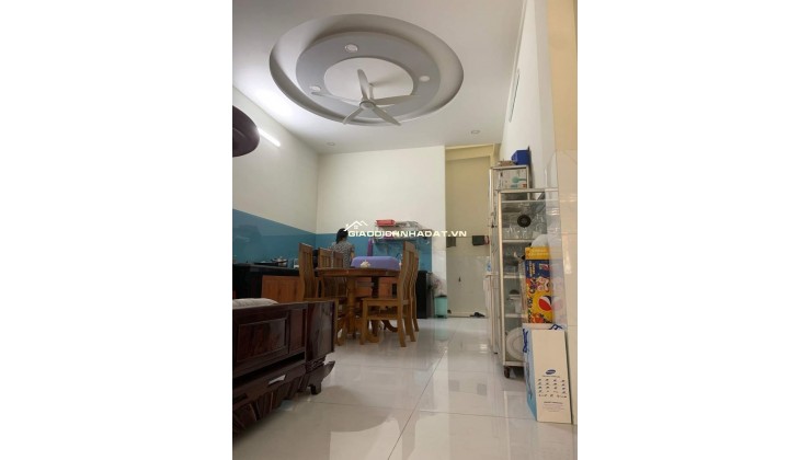 Nhà 2 tầng còn mới đường Bưng Ông Thoàn Quận 9