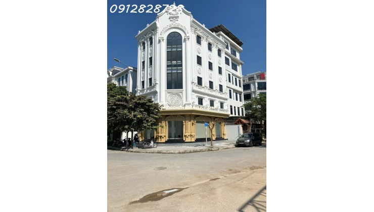 Cho thuê biệt thự ngõ 214 Nguyễn Xiển ,120m x 5 tầng 1 tum thông sàn , thang máy riêng có PCCC hiện đại