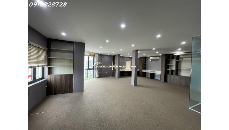 Cho thuê biệt thự ngõ 214 Nguyễn Xiển ,120m x 5 tầng 1 tum thông sàn , thang máy riêng có PCCC hiện đại