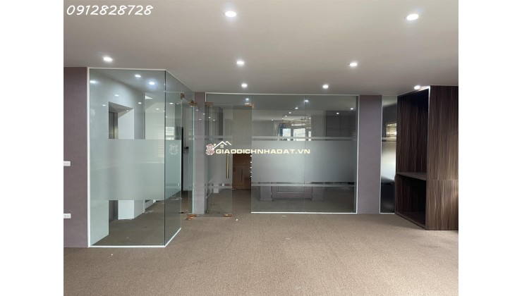 Cho thuê biệt thự ngõ 214 Nguyễn Xiển ,120m x 5 tầng 1 tum thông sàn , thang máy riêng có PCCC hiện đại