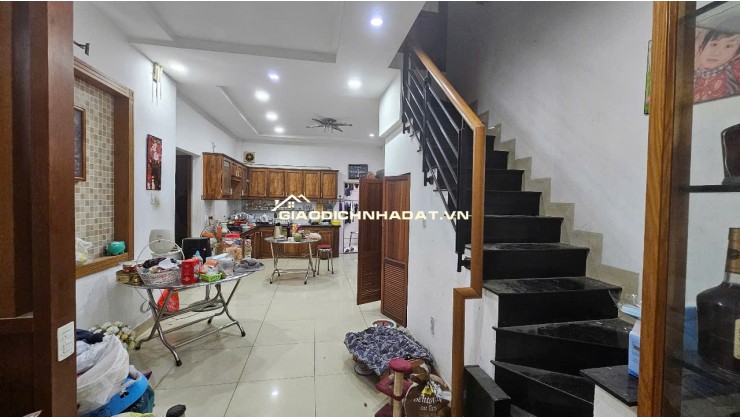 2  MĂTH HXT  ĐHT 42 - 200m2 (9,5x21) 2 sổ A4 - C4 - CHDV, VP Công Ty hoặc 2 căn 6 tầng - 60 tr/m2 rẻ nhất khu vực