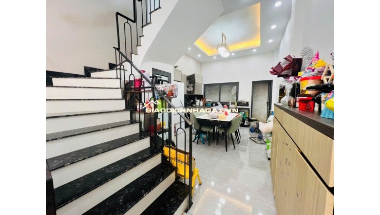 Nhà Tây Hồ oto 7 chỗ qua nhà! 58m, mặt tiền 4m, đường vào nhà 3.5m!