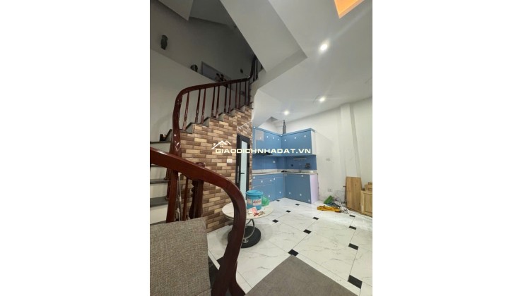 Nhà Võ Chí Công – 30m2 x 5 tầng – SÁT ĐƯỜNG LỚN – GIÁ 7.6 TỶ