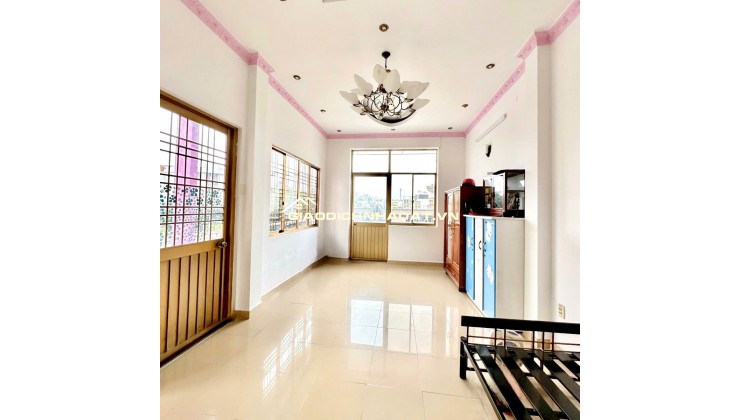 BÁN NHÀ Q10- MẶT TIỀN NGAY CHỢ NGUYỄN TRI PHƯƠNG- 5 TẦNG Ở NGAY: NHỈNH 10 TỶ. Mr Vũ: 0933 910 039
