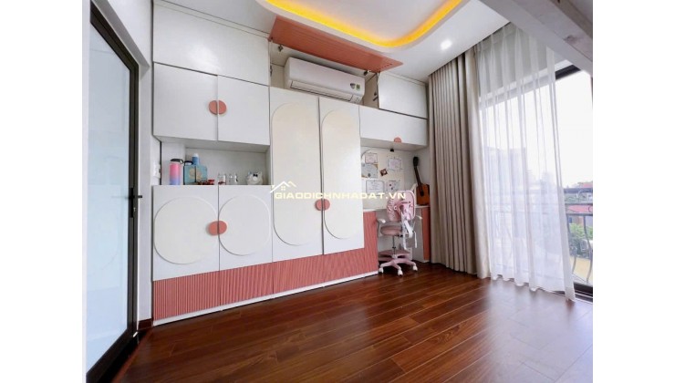 NHÀ ĐẸP- GIÁ TỐT - Vị Trí Đắc Địa Tại Khu Đấu Giá Ngõ Cổng Kiến Hưng, Hà Đông DT 50m2x 7T giá 16.3 tỷ