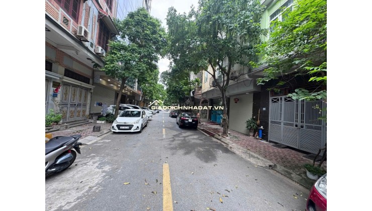 Chính chủ bán nhà 5 tầng diện tích 40m2 mặt tiền 4.5m mặt Phố Lý Thường Kiệt Hà Đông giá 13.6 tỷ
