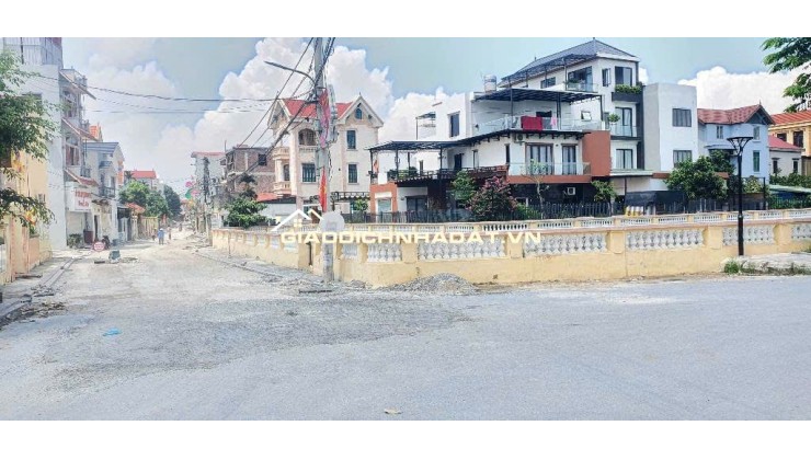 Bán nhanh Nhà 4 Tầng  MAI LÂM – ĐÔNG ANH  60m² Mặt tiền : 4m vuông Full thổ cư . Liên hệ: Nhung Omi: 0348866668