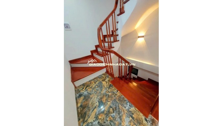 Trung tâm quận Hai Bà Trưng - Lê Thanh Nghị DT32m x 5 tầng, MT7.2m, nhà đẹp, gần phố