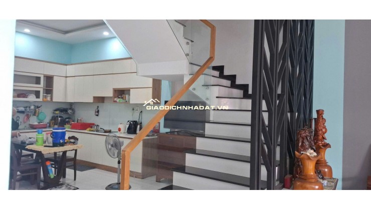 SIÊU HIẾM -  E HƠI NGỦ TRONG SÂN NGAY KẾ BÊN TRUNG TÂM HÀNH CHÍNH TP THỦ ĐỨC Chỉ 7.99 tỷ
