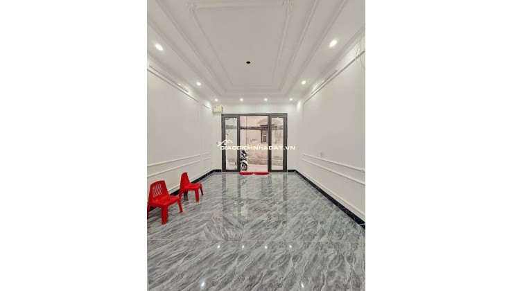 Lê Thanh Nghị - TT Hai Bà Trưng, lô góc Dt40m x5 tầng, thang máy. Nhà mới, khu dân trí cao, gần phố