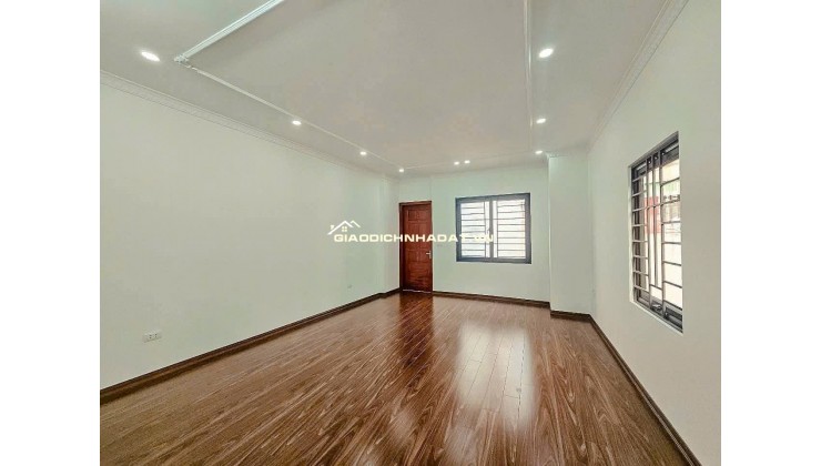 Lê Thanh Nghị - TT Hai Bà Trưng, lô góc Dt40m x5 tầng, thang máy. Nhà mới, khu dân trí cao, gần phố