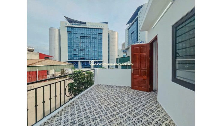 Lê Thanh Nghị - TT Hai Bà Trưng, lô góc Dt40m x5 tầng, thang máy. Nhà mới, khu dân trí cao, gần phố