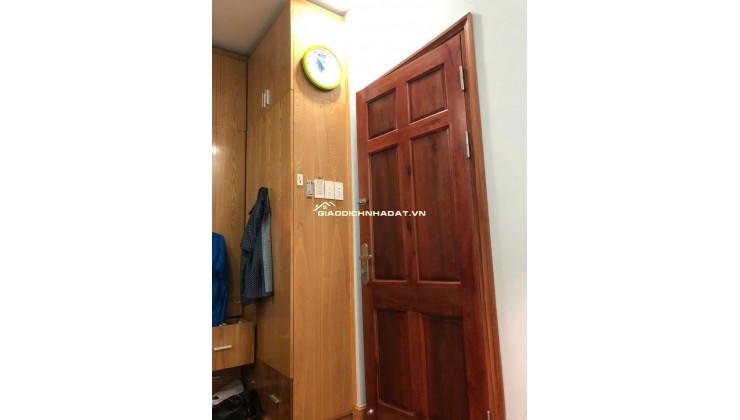 Nhà quận 10 giá rẻ HXH ngay Quốc Tự đường 3/2 4PN 4WC, cực kỳ phong thủy.