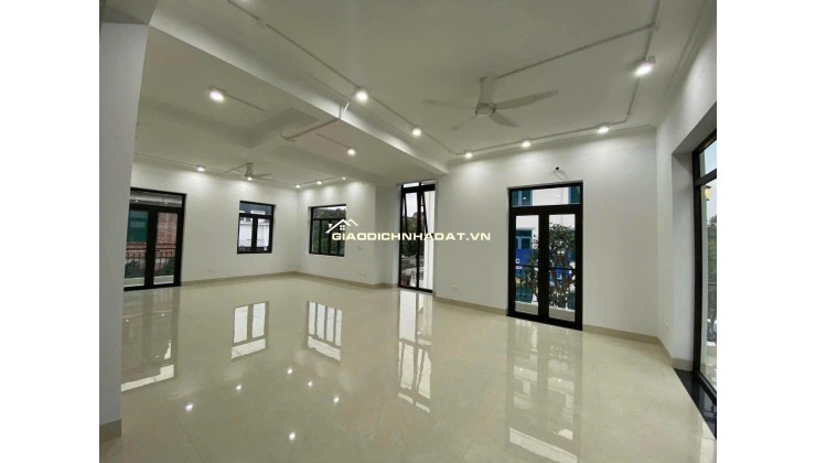 Bán nhà mặt phố Sa Đôi Đại Mỗ Nam Từ Liêm lô góc 3 mặt thoáng diện tích 210m2x 4 tầng MT 15m2 giá 63.9 tỷ