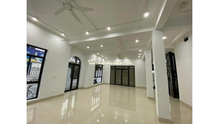 Bán nhà mặt phố Sa Đôi Đại Mỗ Nam Từ Liêm lô góc 3 mặt thoáng diện tích 210m2x 4 tầng MT 15m2 giá 63.9 tỷ