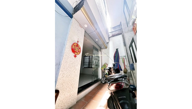 NHÀ DÂN XÂY DỘC LẬP LÂM TƯỜNG 5 TẦNG CHỈ HƠN 2 TỶ