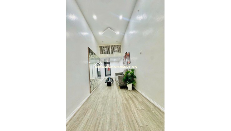 Nhỉnh 2 Tỷ - Minh Khai - Hai Bà Trưng