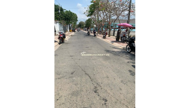 ĐẤT MT TẠI THỦ PHỦ DU LỊCH XÃ HỒ TRÀM TPHCM, 291M2 TC 235,9M2 SHR 5.1TỶ. LH:0914377376.