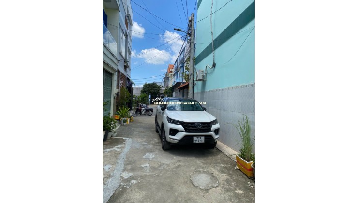 CHỈ 5X TỶ - CÓ NGAY SIÊU PHẨM NHÀ 3 TẦNG HXH TẠI QUẬN 9 - TẶNG FULL NỘI THẤT NỬA TỶ. LH:0906857033.