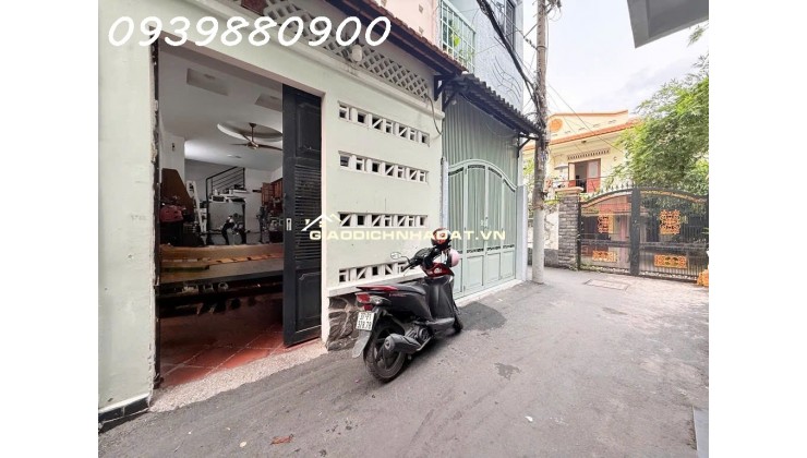 Nhà 3 tầng hẻm nhựa Nguyễn Văn Đậu.
